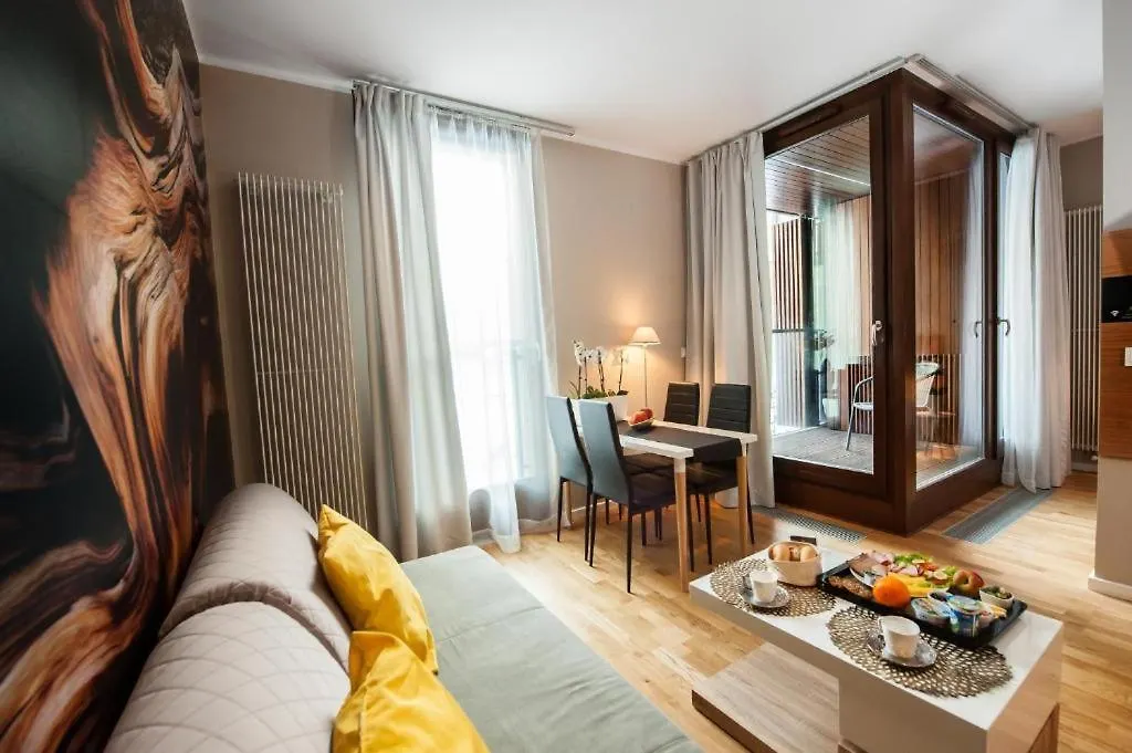 Deluxe Apartments Free Parking Warszawa