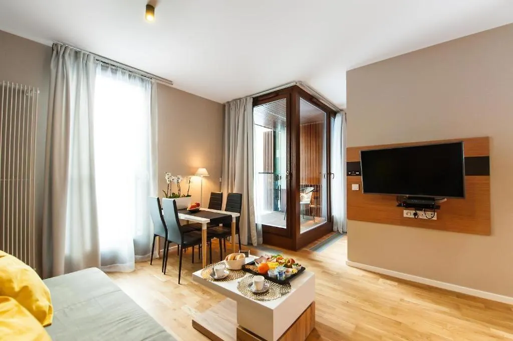 Deluxe Apartments Free Parking Warszawa