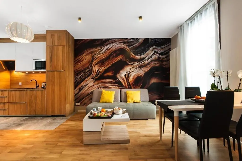 Deluxe Apartments Free Parking Warszawa Polen